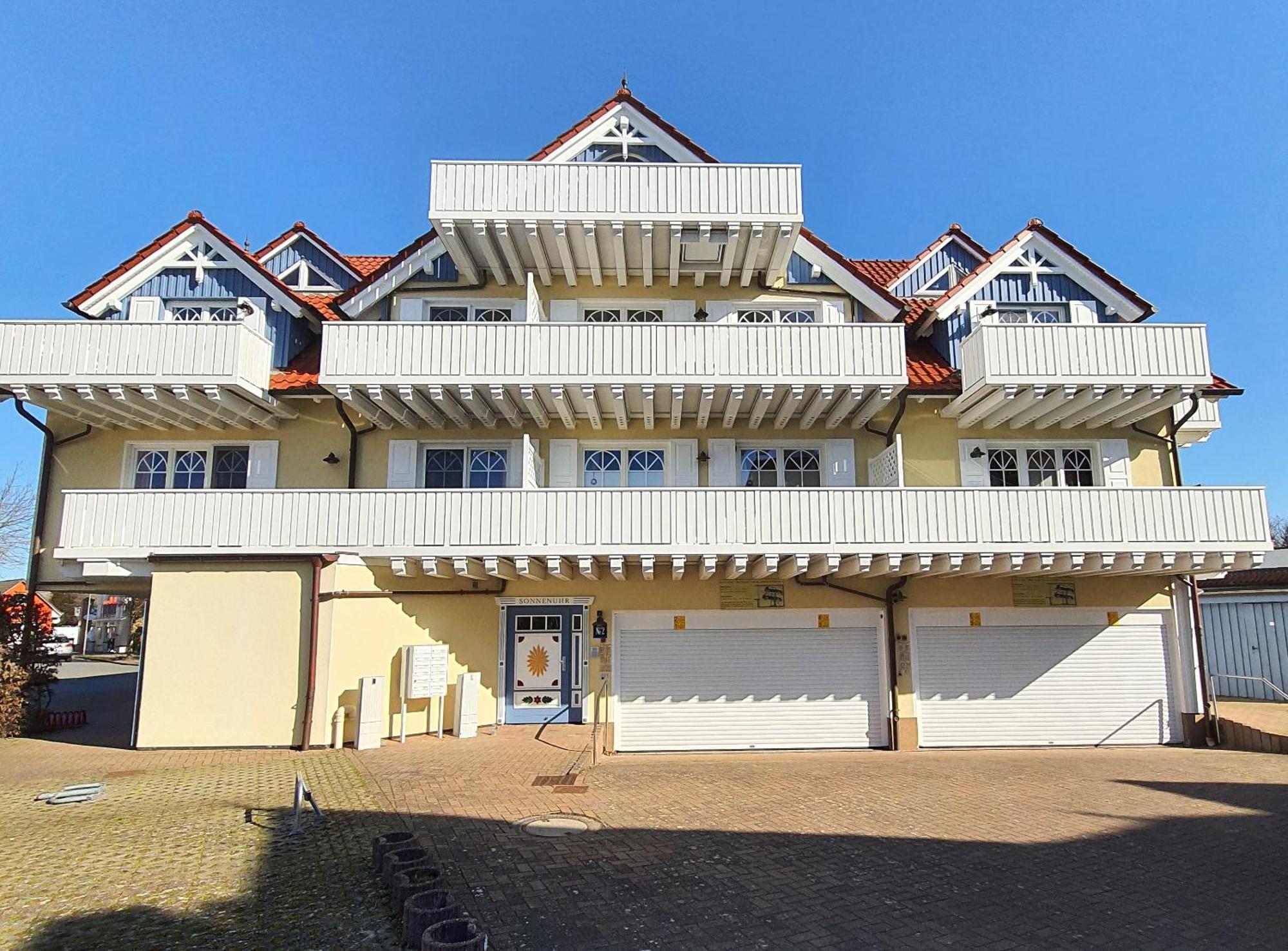 Fritz_Reuter_Str_Sonnenuhr_Wg_5 Daire Zingst Dış mekan fotoğraf