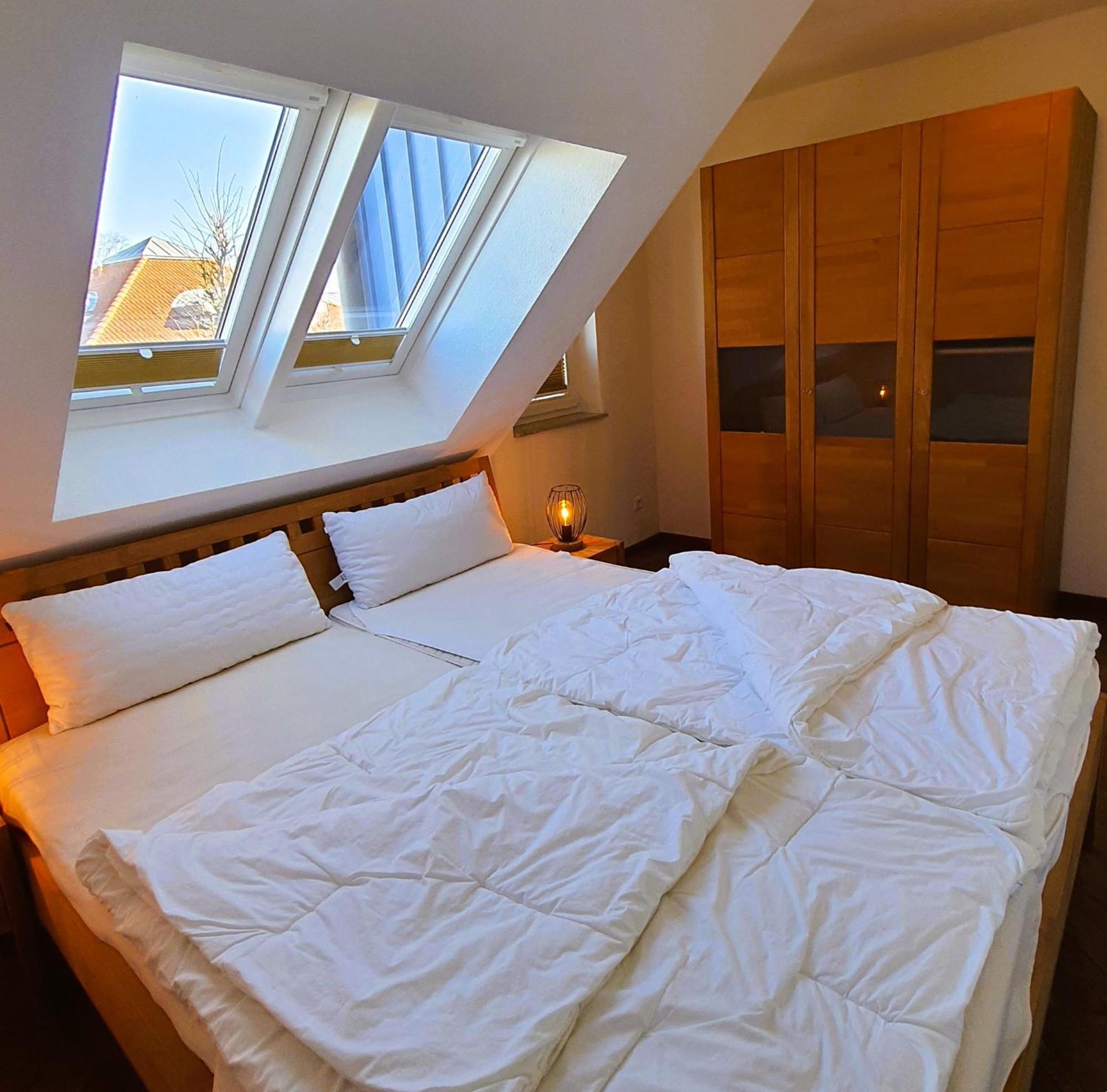 Fritz_Reuter_Str_Sonnenuhr_Wg_5 Daire Zingst Dış mekan fotoğraf